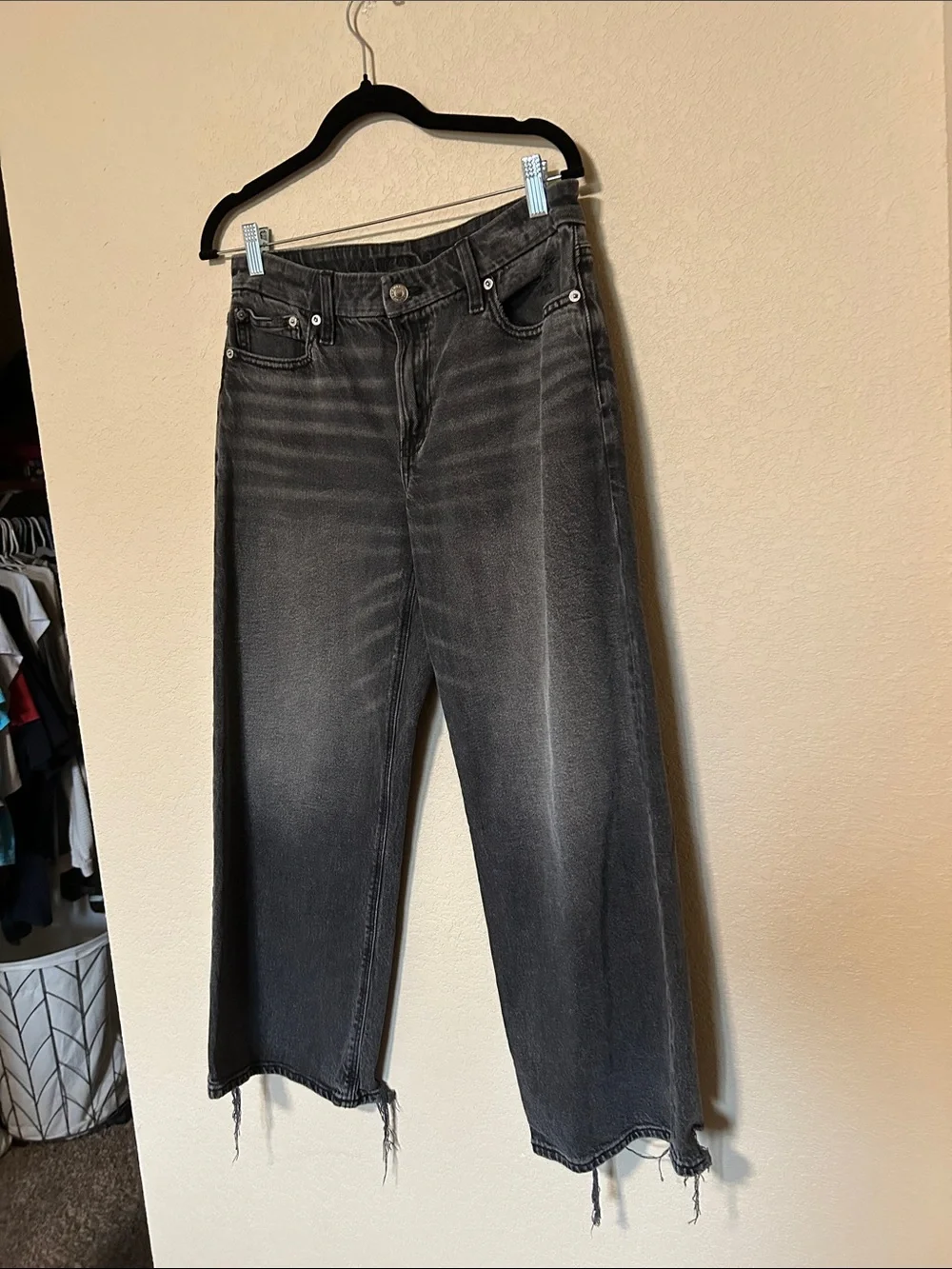 American Eagle Curvy Stovepipe Black Denim Stretch Size 6 Short Frayed Hem Y2K